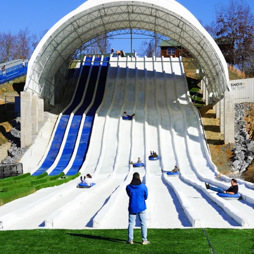 Rowdy Bear's Smoky Mountain Snowpark: 2-Hr Unlimited Wristband