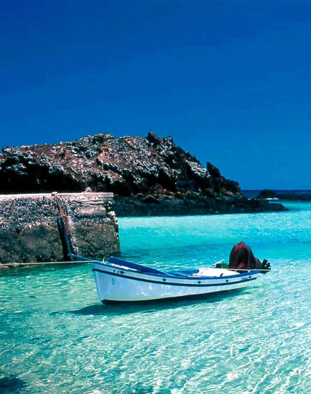 Isla de Lobos Natural Park: Roundtrip Ferry from Corralejo