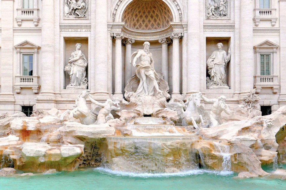 frontal view of the Trevi fountain