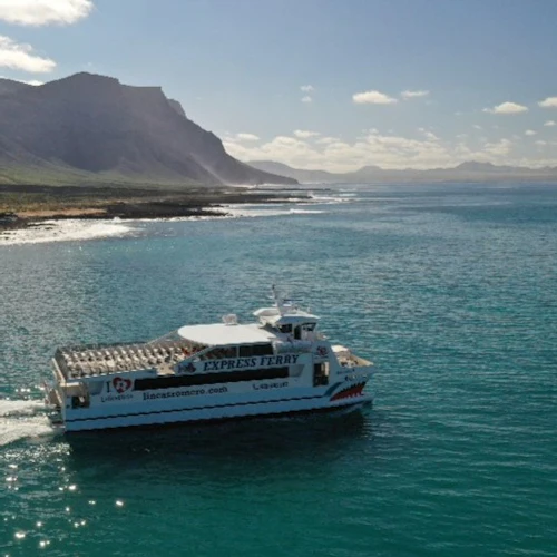 Fuerteventura: Roundtrip Ferry from Lanzarote + Transfers