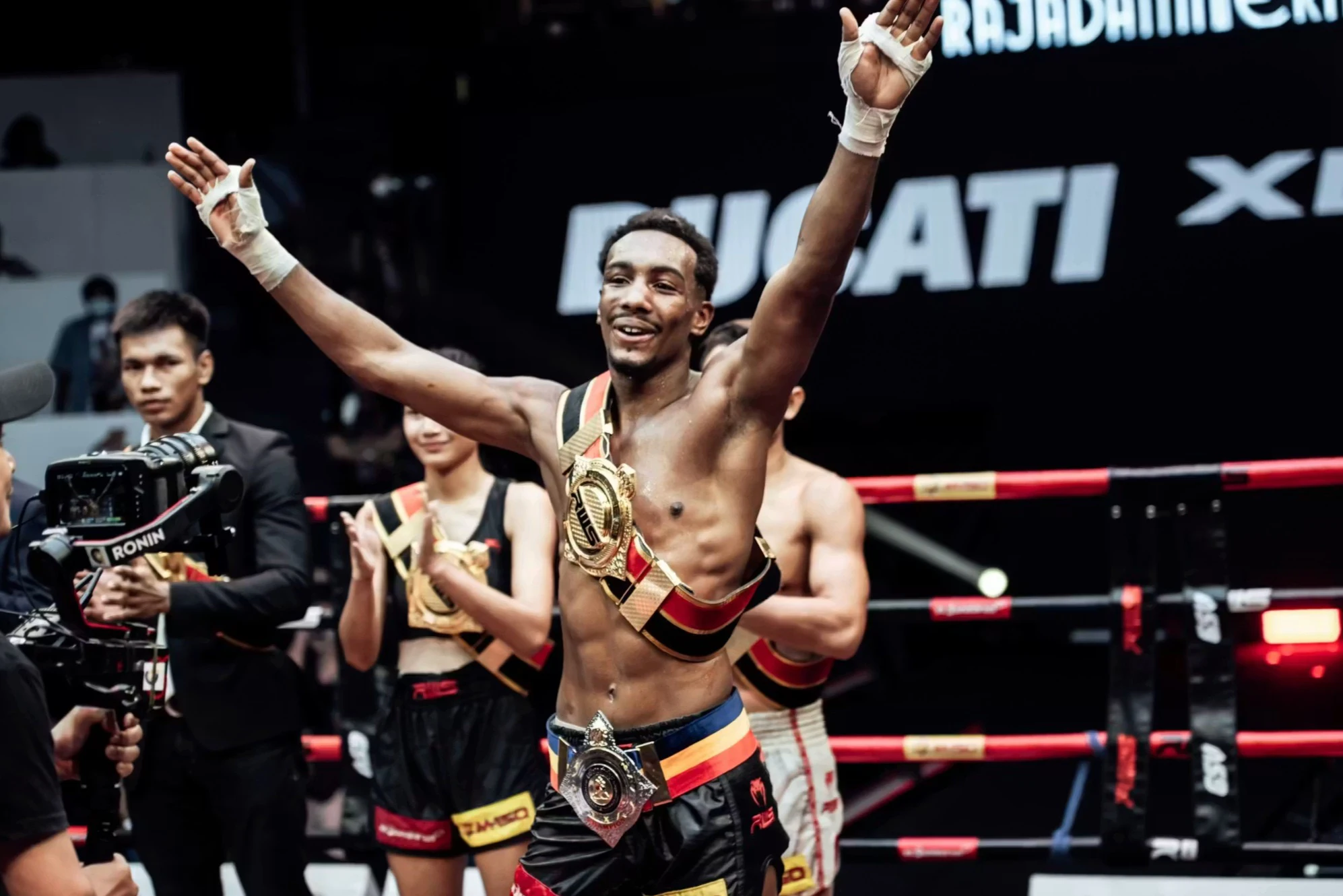 Rajadamnern Muay Thai Stadium: Match Entry Ticket + Beer & Popcorn