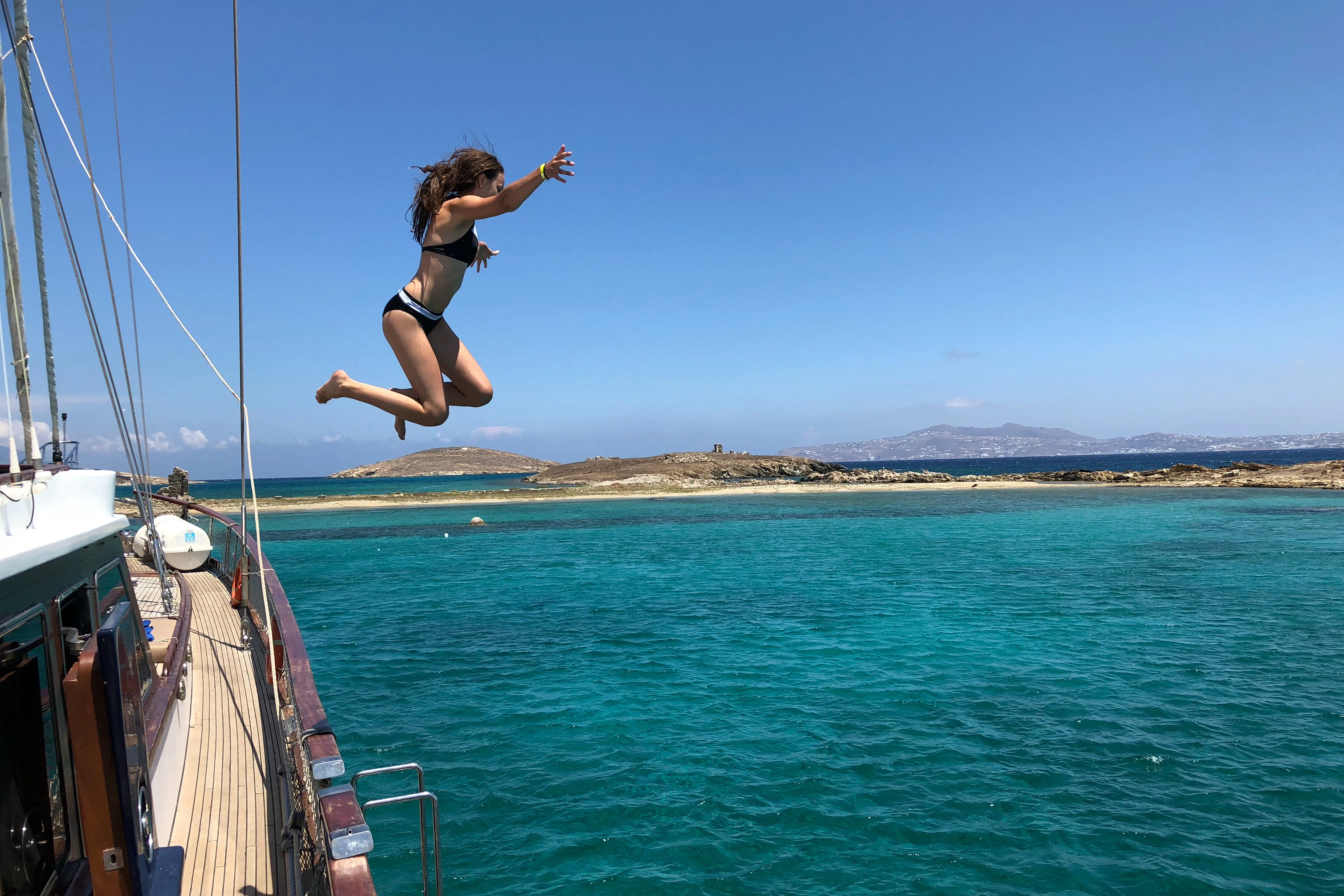Rhenia: Yacht Cruise from Mykonos + Delos Guided Tour + Lunch