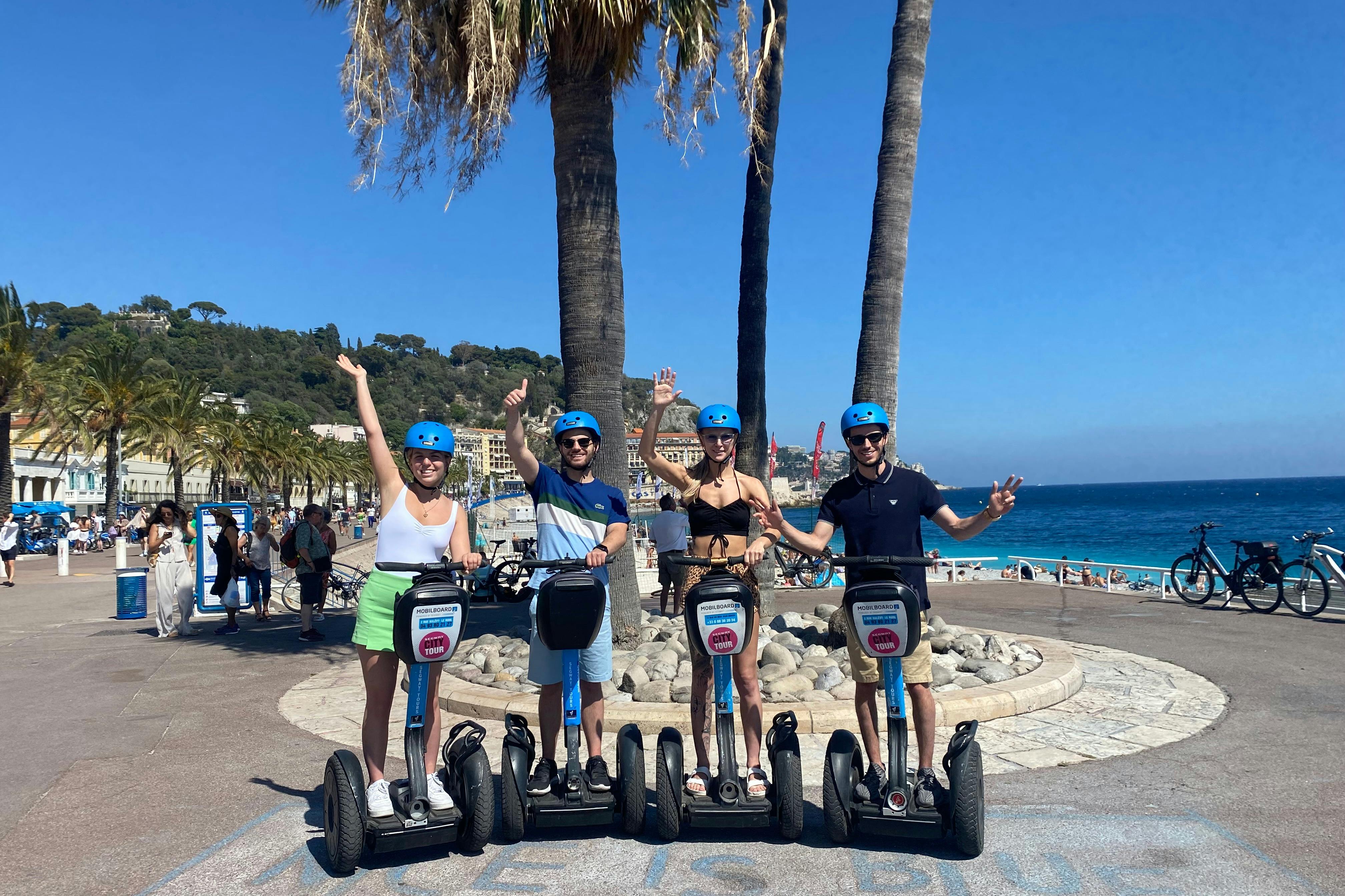 プロムナード・デ・ザングレでお散歩。