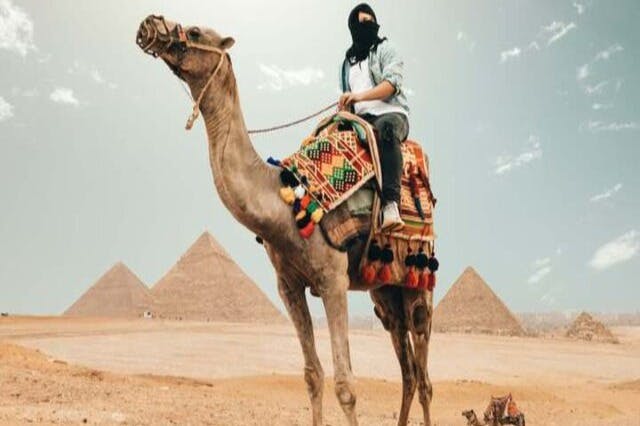 Paseo en camello por las pirámides