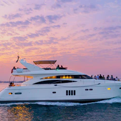 Dubai Harbour: 2-Hr Luxury Night Lights Yacht Tour 2