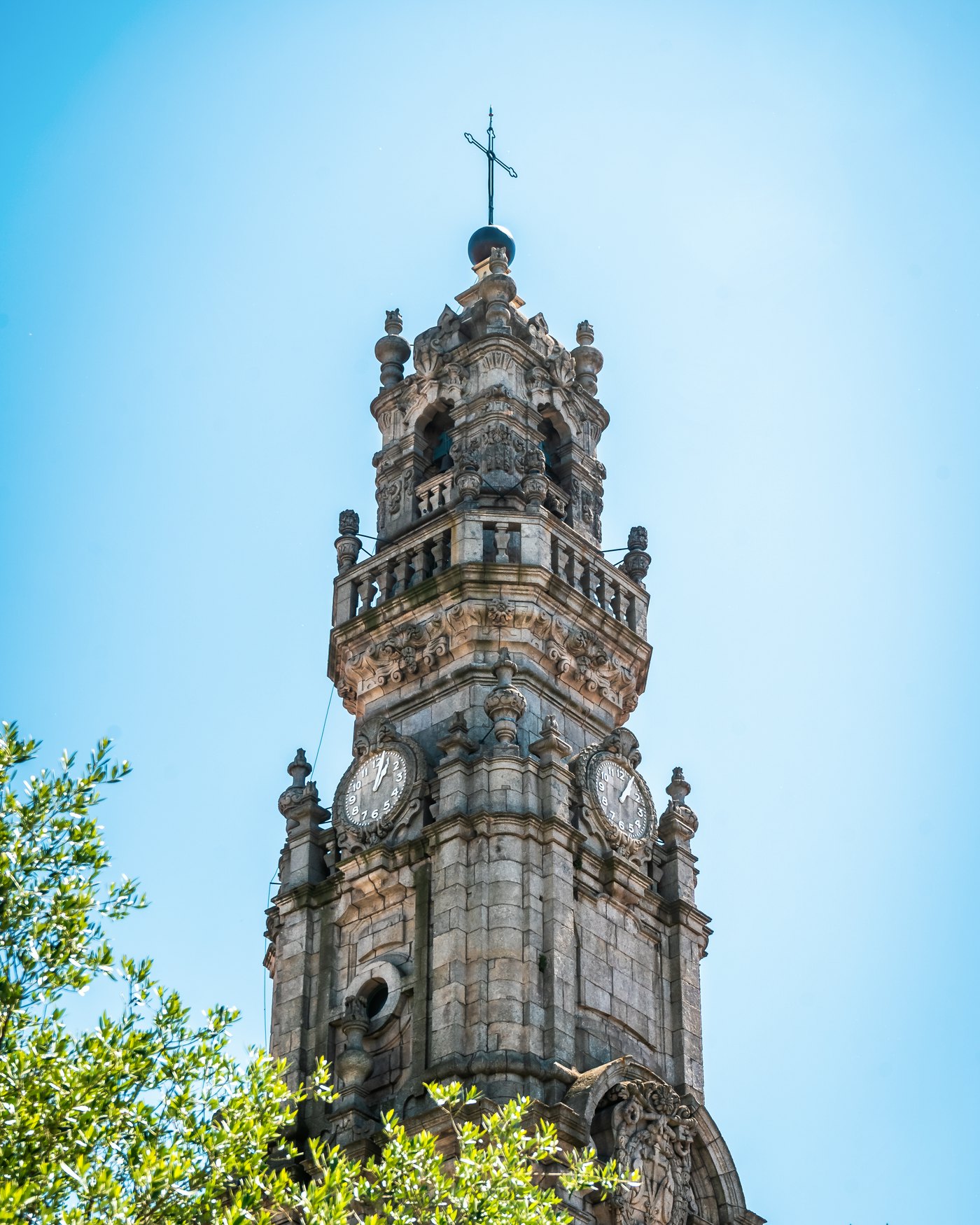 トッレ・ドス・クレリゴス、ポルト | チケット、ツアーなどを予約