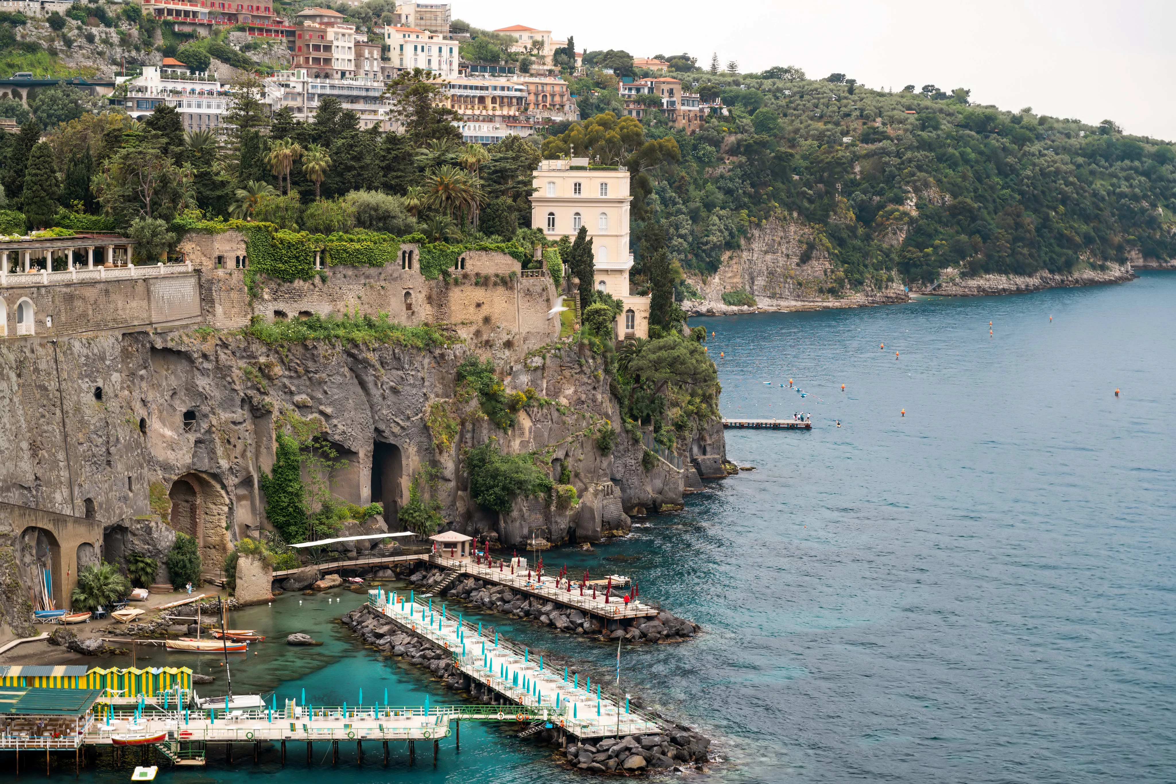 Vaivém do Aeroporto de Nápoles para Sorrento e a Península de Sorrento