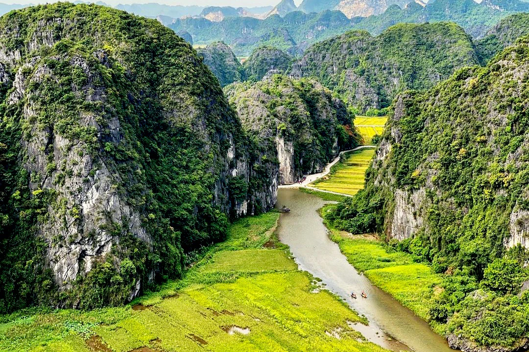 Ninh Binh, Hoa Lu, Tam Coc & Mua Cave: Guided Tour from Hanoi + Lunch