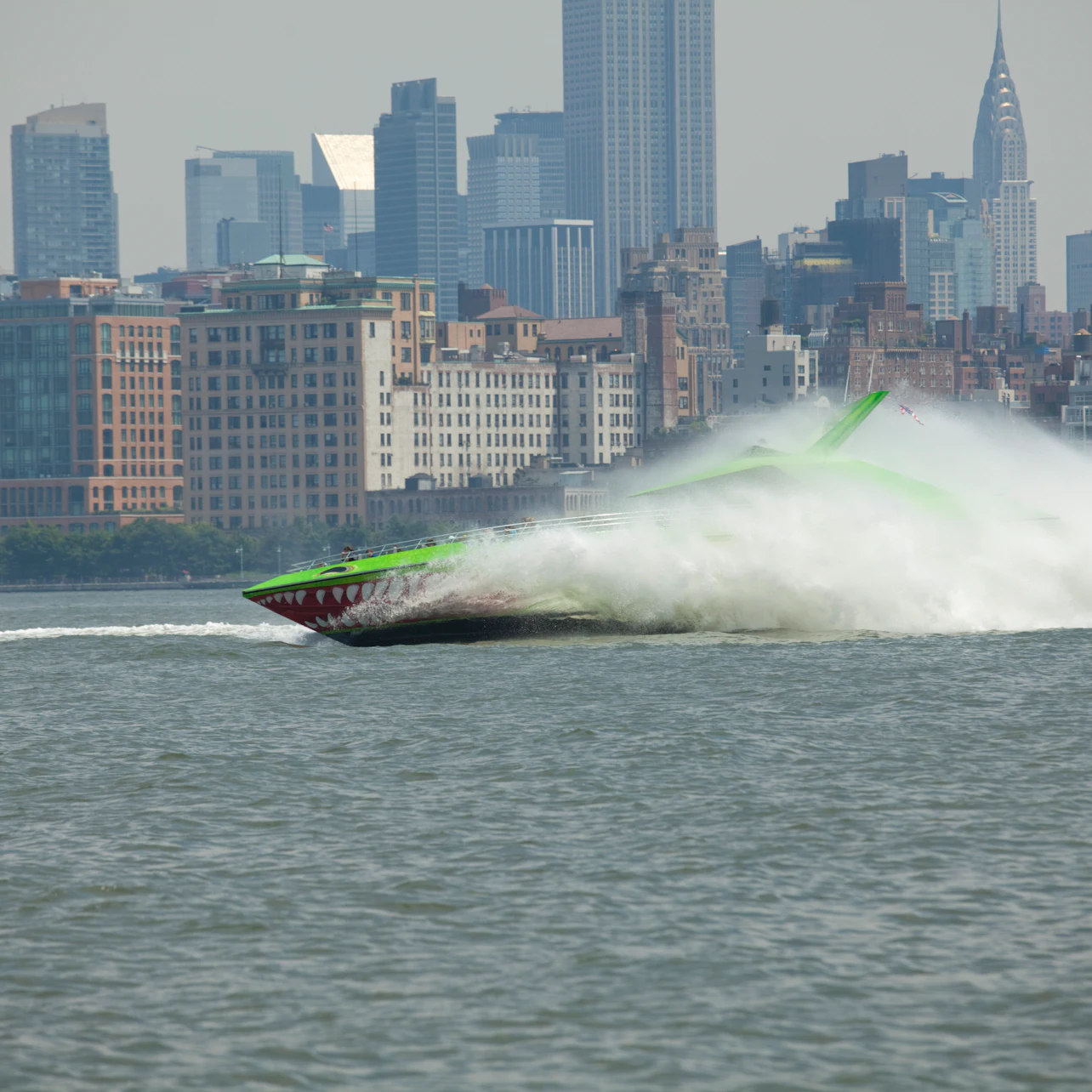 New York: Circle Line The Beast Speedboat Ride in New York β Tiqets