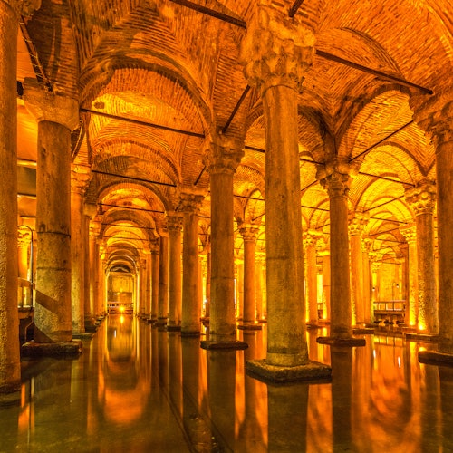イスタンブールの地下宮殿（バシリカ・シスタン）：ガイド付きツアー(即日発券)