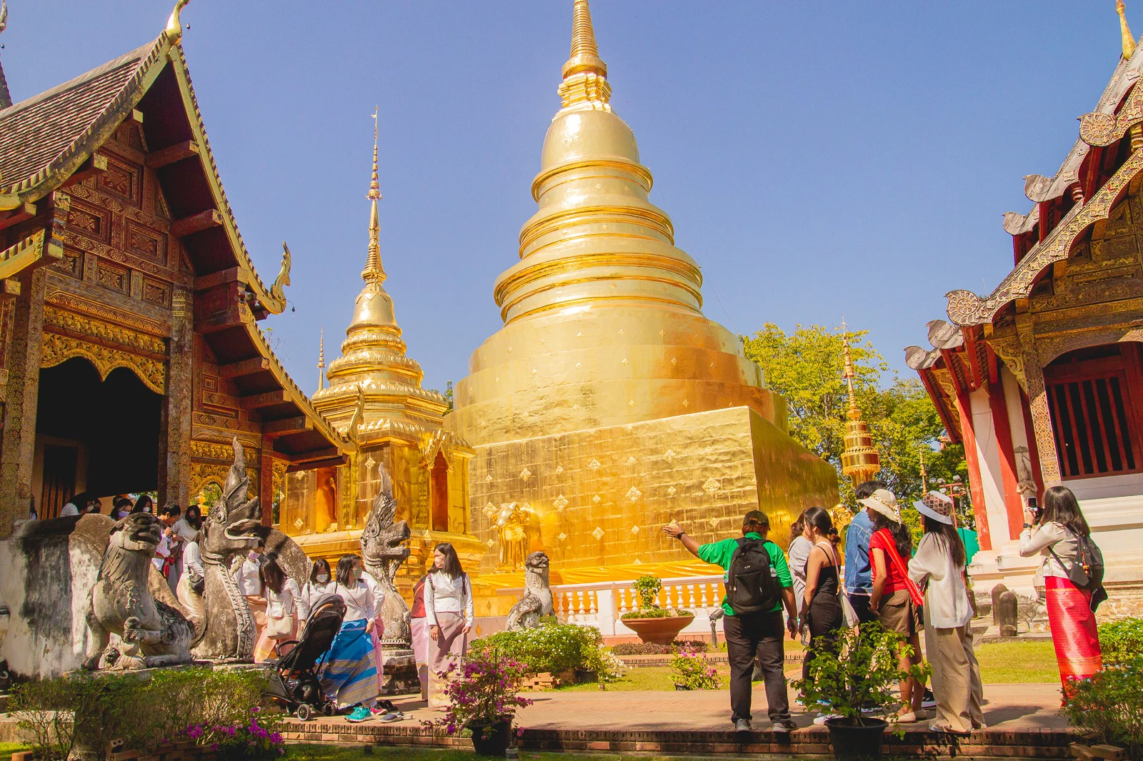 Chiang Mai Old City & Temples Guided Walking Tour – 2 Hours