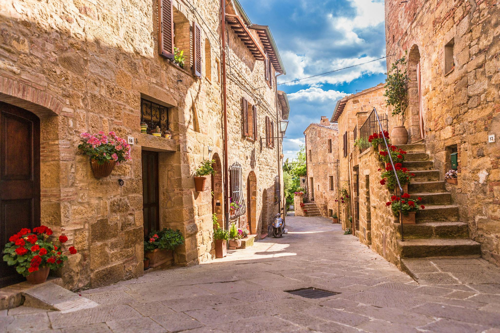 Medieval Tuscany Experience: Visit Monteriggioni and Val d'Orcia from Florence