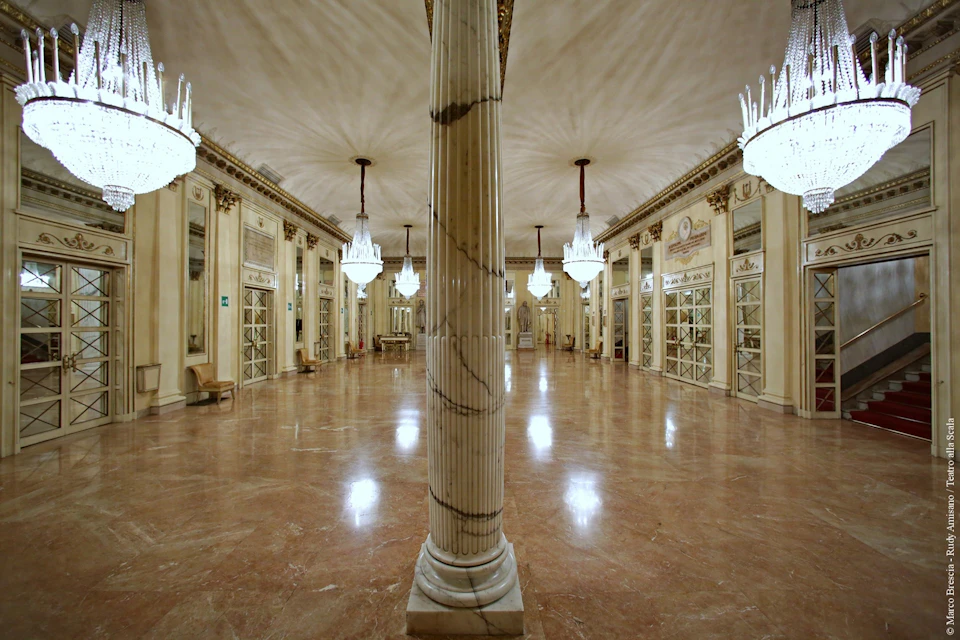 La Scala interior