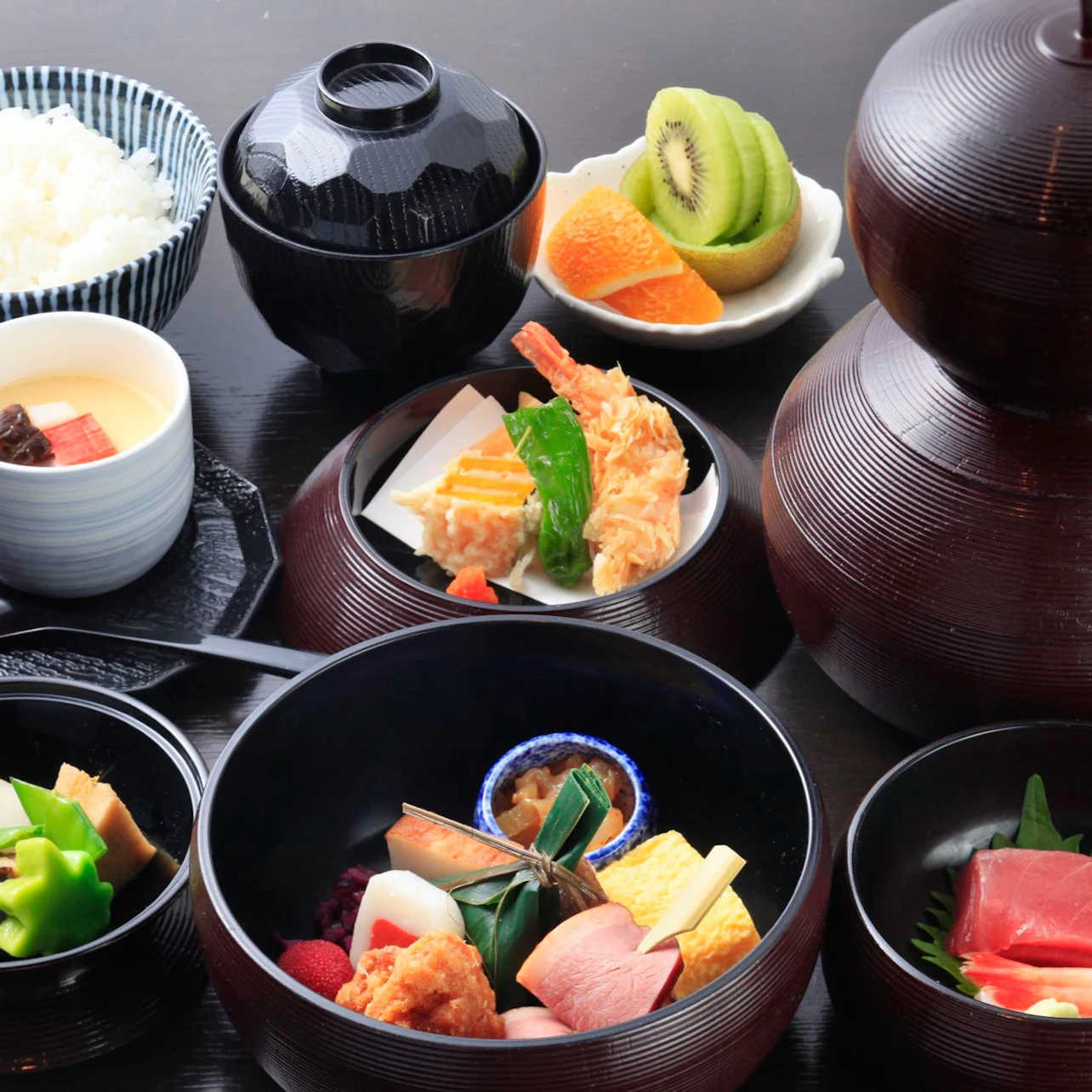 Mount Fuji & Arakura Sengen Shrine: Guided Day Tour from Tokyo + Lunch in Tokyo – Tiqets