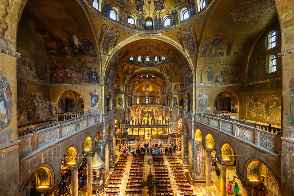 Panoramic view of the interior