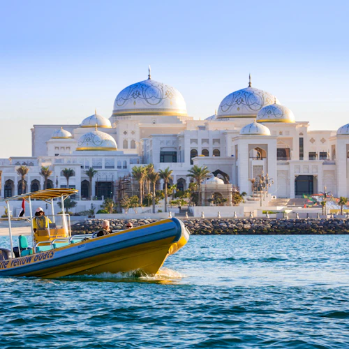 60 Minutos Emirates Palace Corniche & Lulu Island Boat Tour - Photo 3