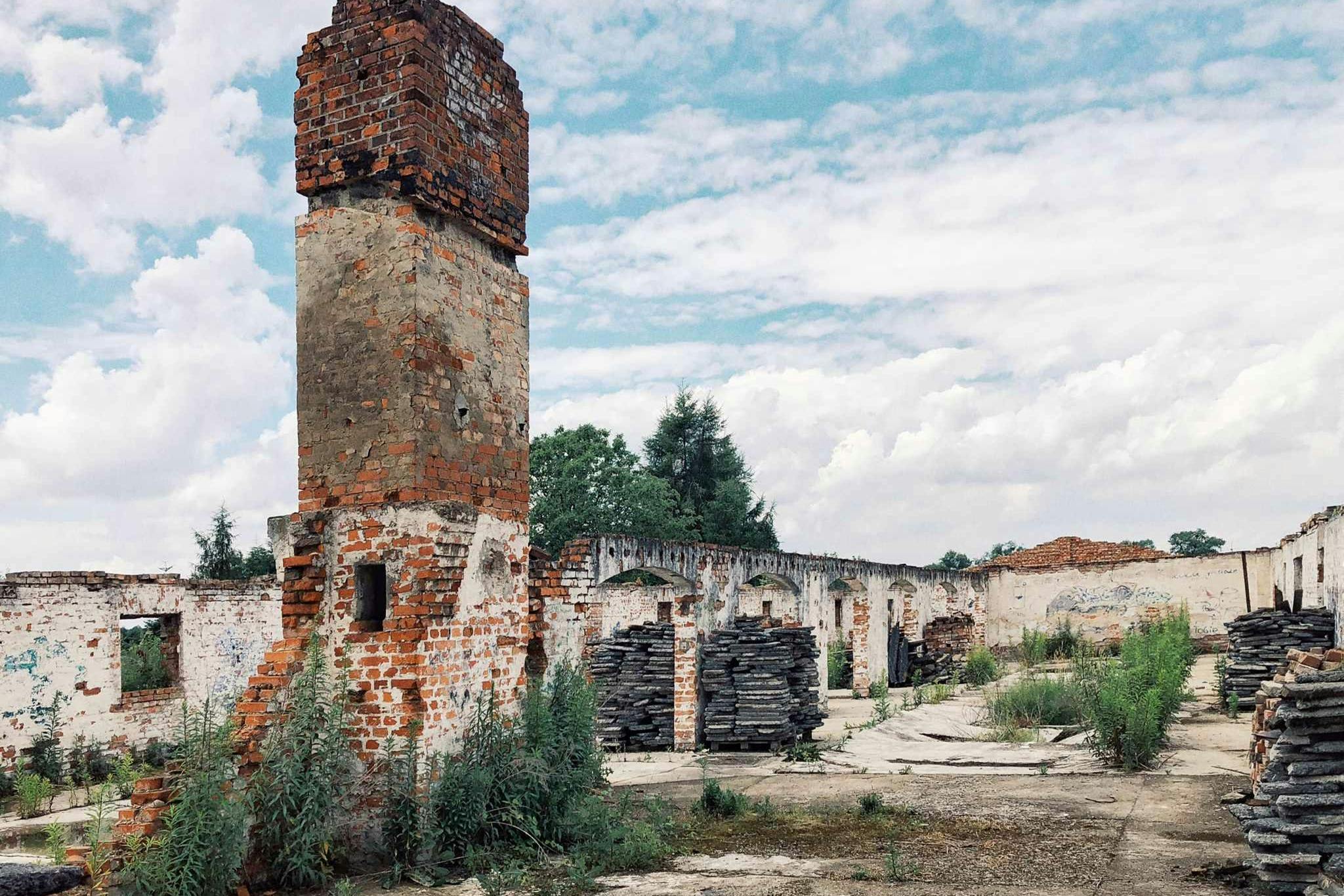 Auschwitz-Birkenau: Exterior Sites Guided Tour + Transport in Krakow – Tiqets