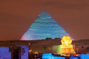 ギザのピラミッドで音と光のショー