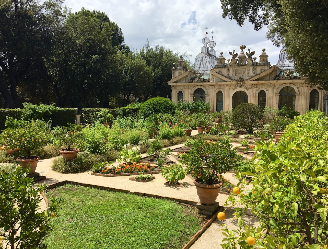 Villa Borghese Gardens and Historic Center by Golf Cart - Accommodations in Rome