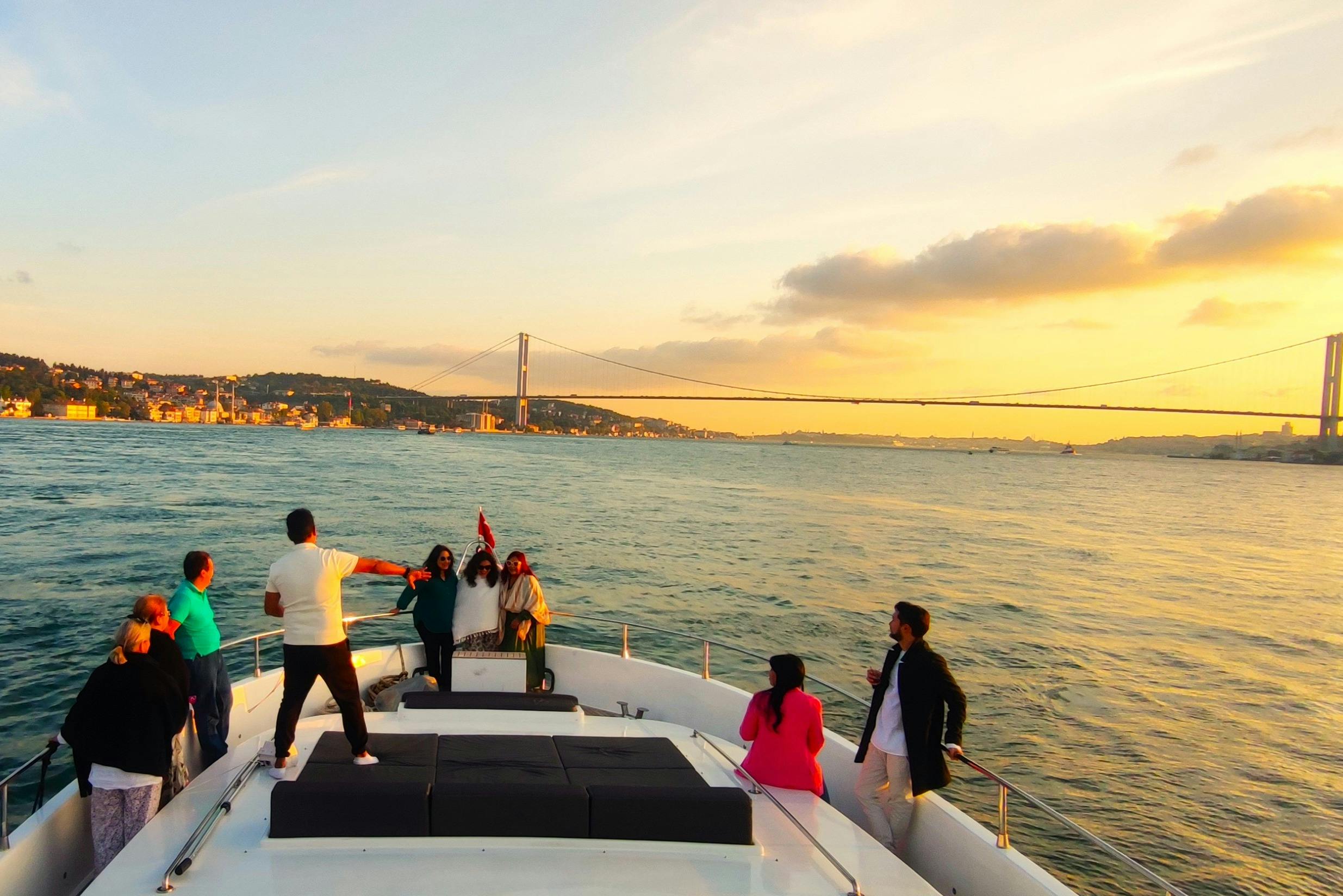 Crucero al atardecer por el Bósforo