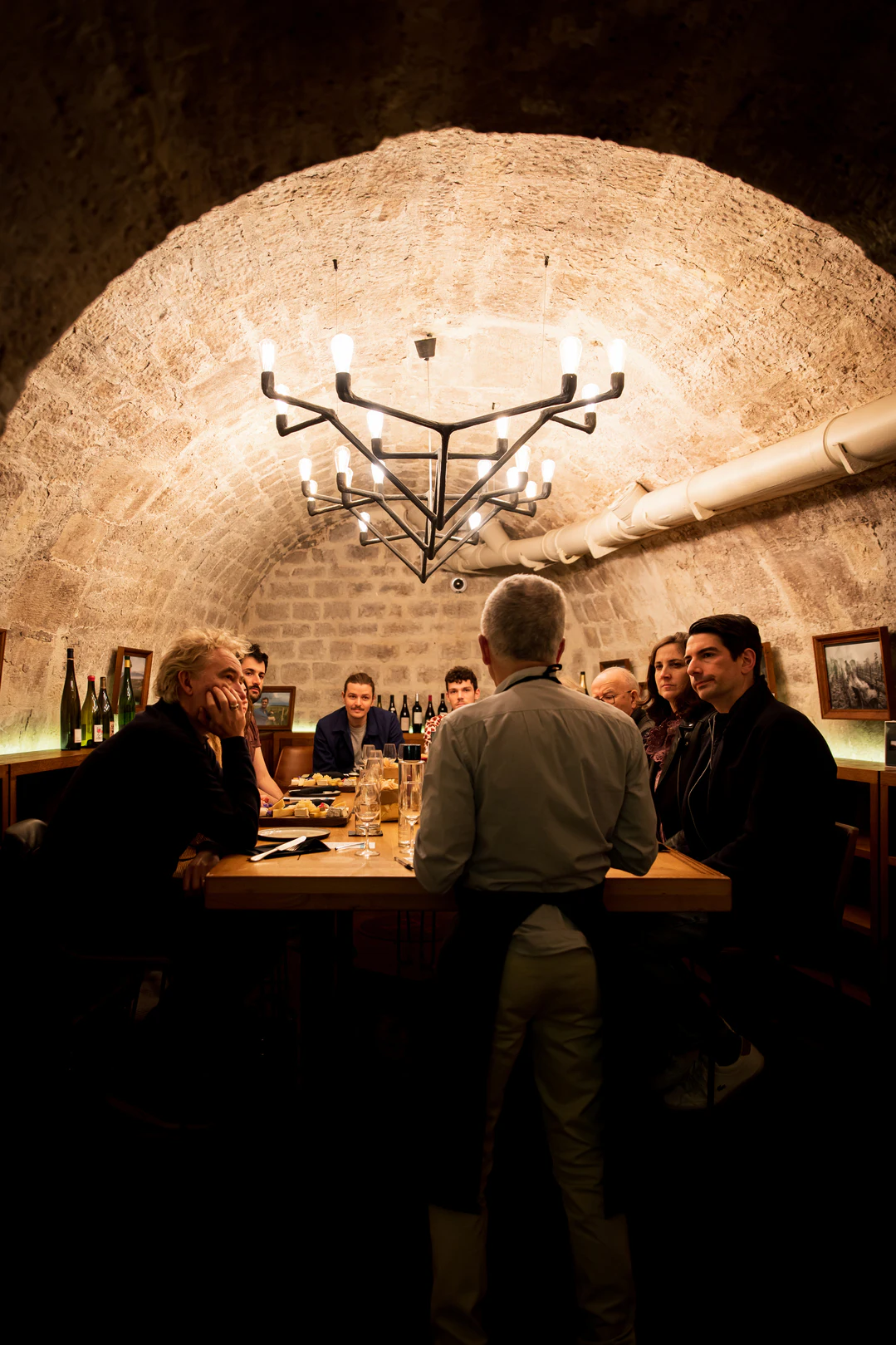 Les Caves du Louvre : Dégustation guidée de vins et de fromages