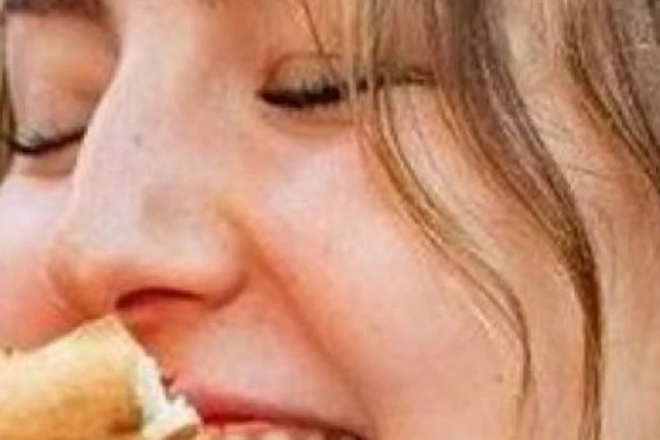 Creek Sightseeing Cruise with Unlimited Freshly Baked Pizza & Drinks