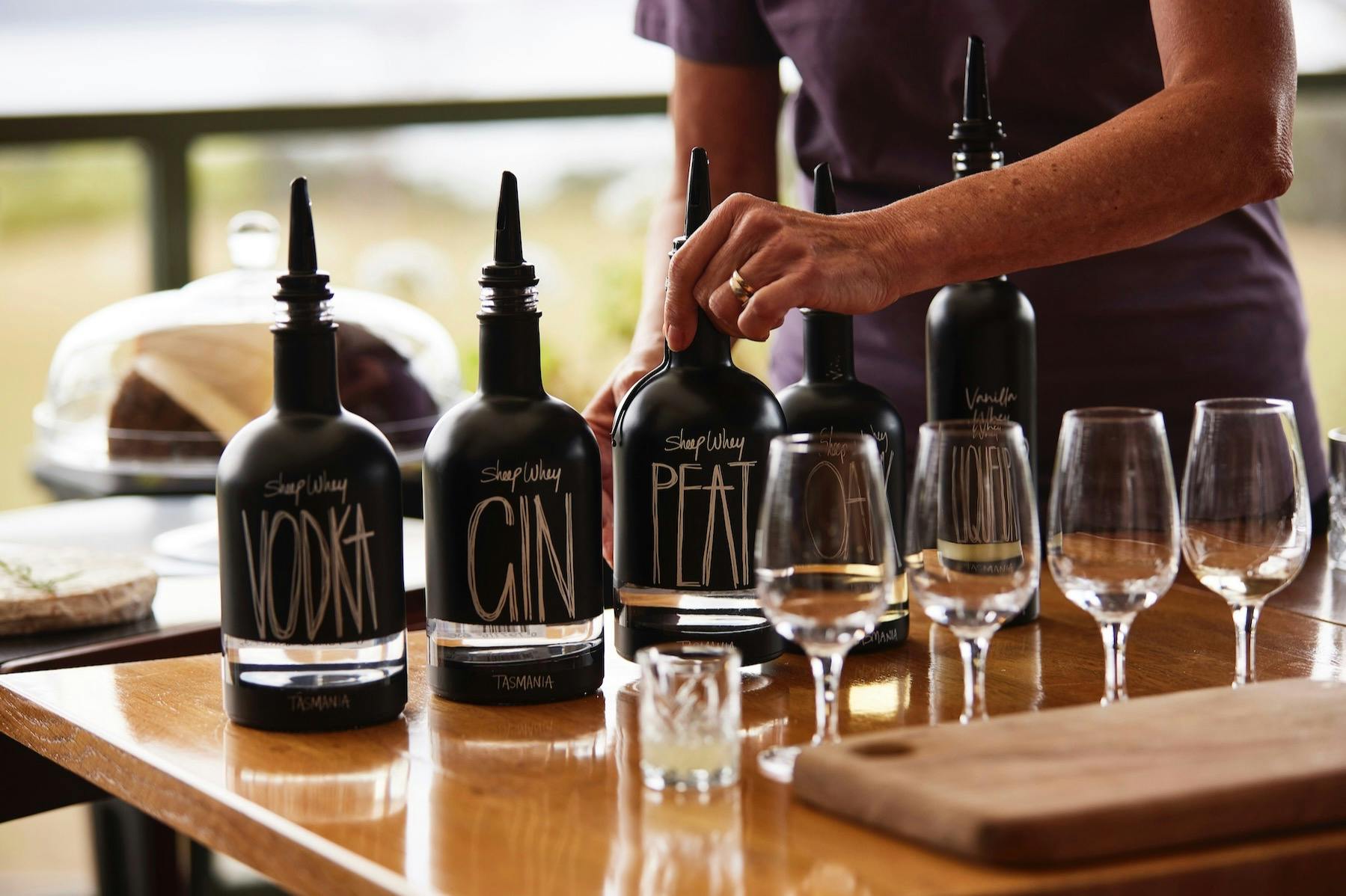 그랑베웨에서 즐기는 보드카, 진, 치즈 시음