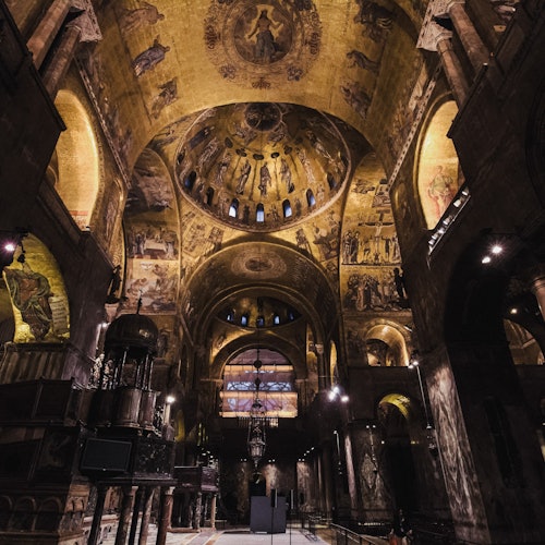 ドゥカーレ宮殿の秘密の旅程＆サン・マルコ大聖堂：行列スキップ＋ツアー(即日発券)