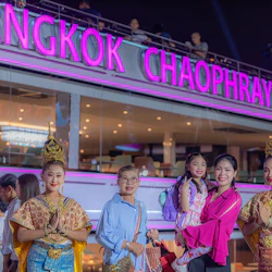 Bangkok: The Newest Chao Phraya River 5-Star Dinner Cruise at Asiatique 4