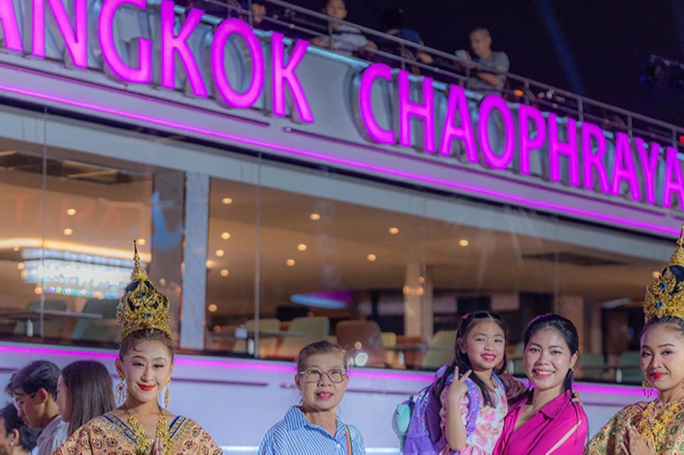 The Newest Luxurious Bangkok Chaophraya Cruise.
