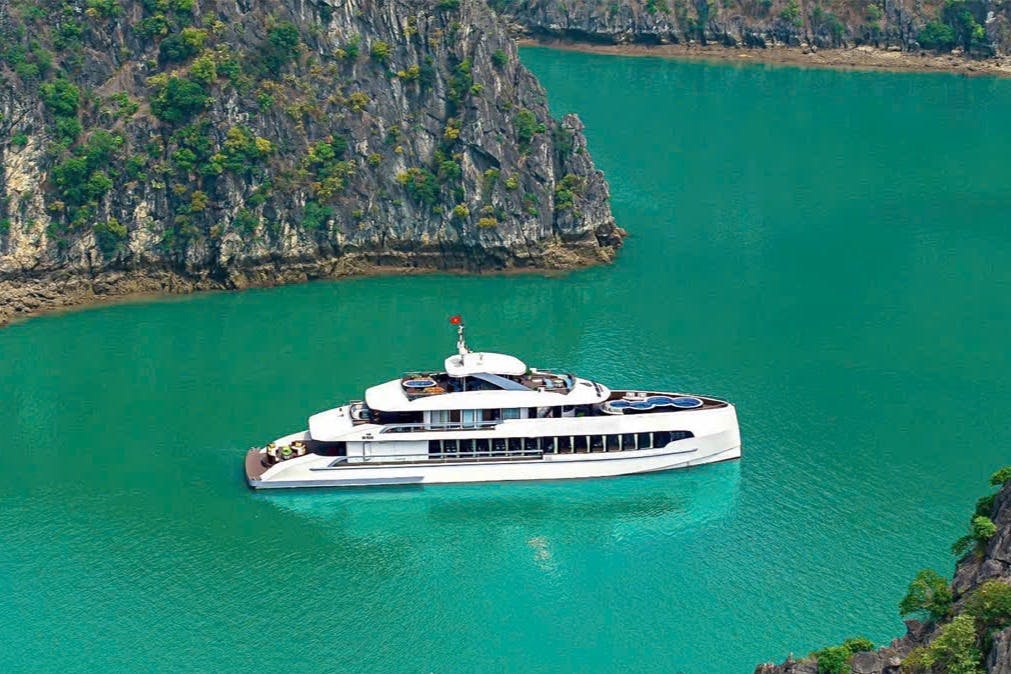 Ha Long Bay: Day Cruise + Transfers + Lunch 5
