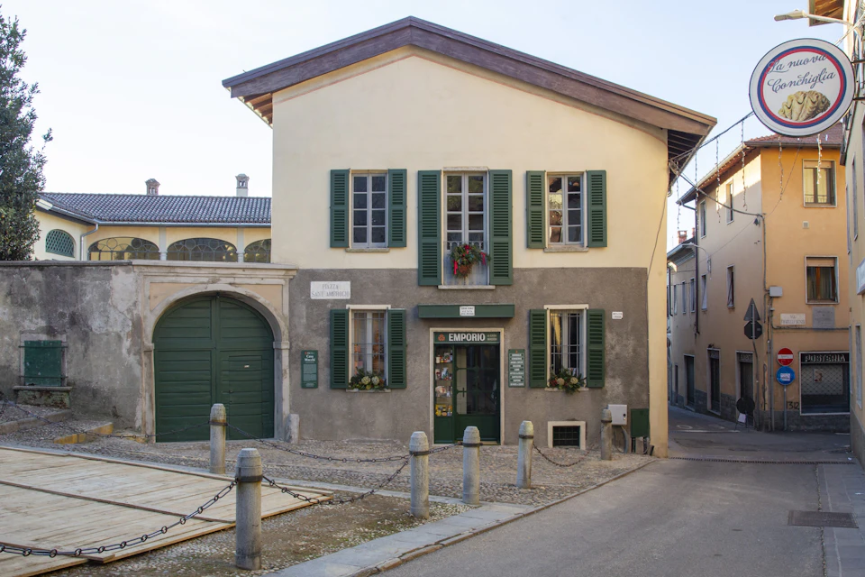 Macchi House Exterior