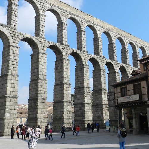 Toledo y Segovia: Excursión de un día desde Madrid con entrada al Alcázar de Segovia