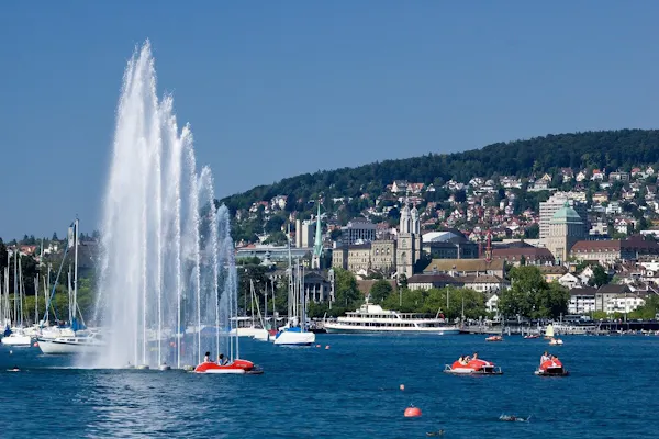 Zurich : Visite guidée de la vieille ville + Entrée à la Maison du Chocolat Lindt + Croisière sur le lac