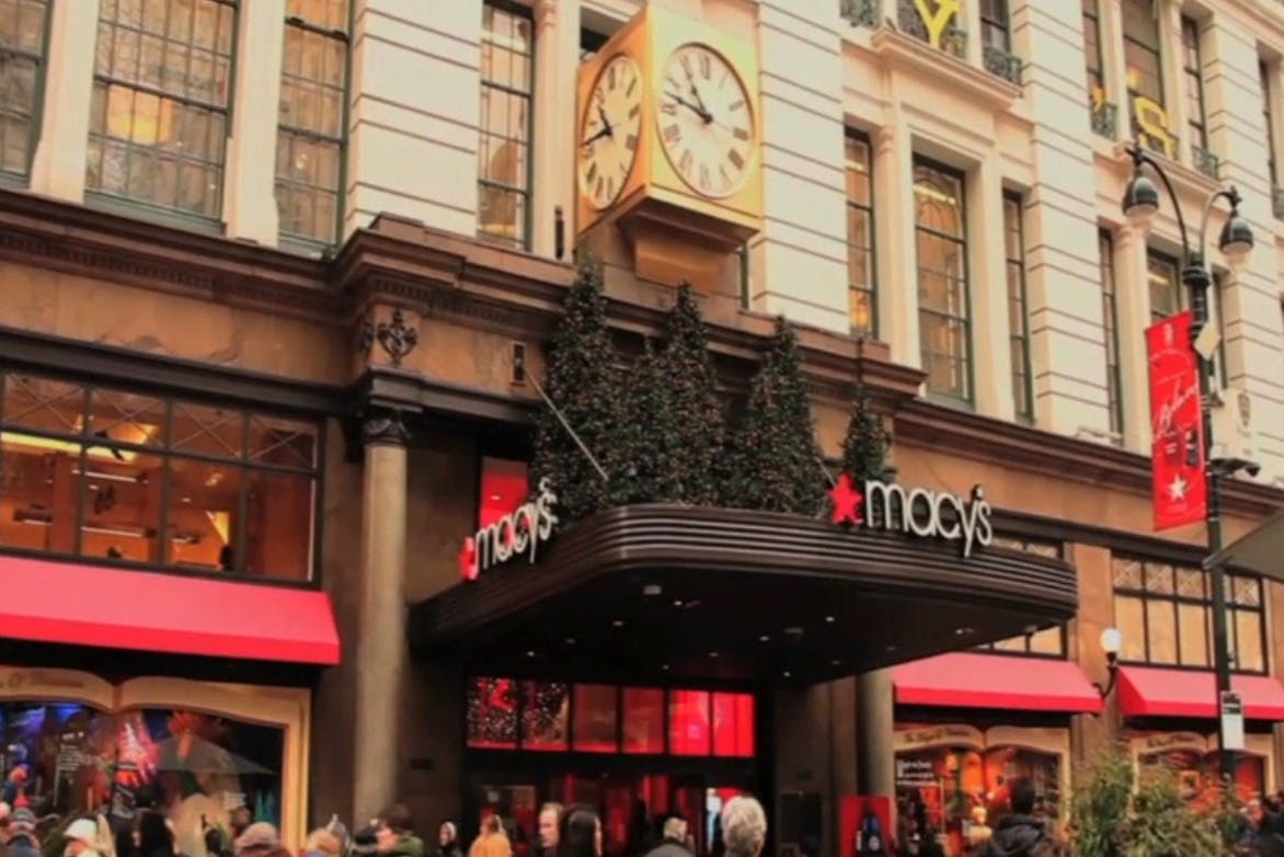 Prohlédni si ikonické Macy 's, jak je uvedeno v Miracle na 34. ulici.