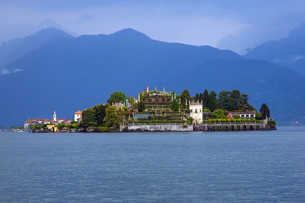 Isola Bella & Isola dei Pescatori: Hop-on Hop-off Taxi Boat Tour