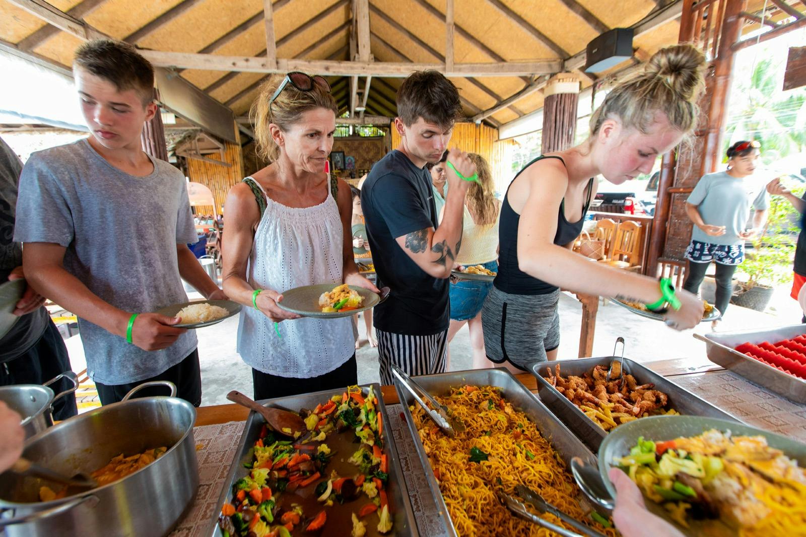 Tan & Pig Islands: Guided Speedboat Tour from Koh Samui + Pink Dolphin Spotting