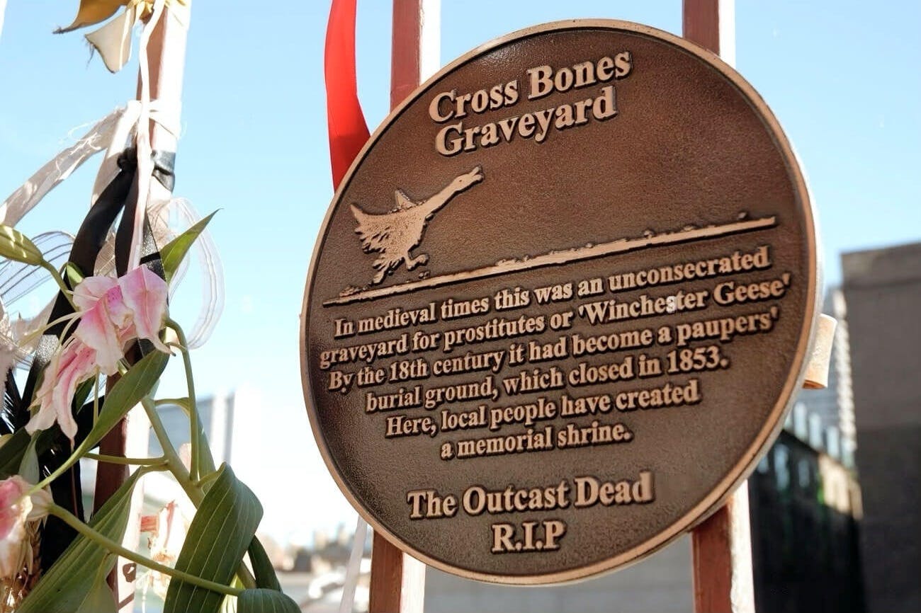 Hřbitov lebky a zkřížených kostí