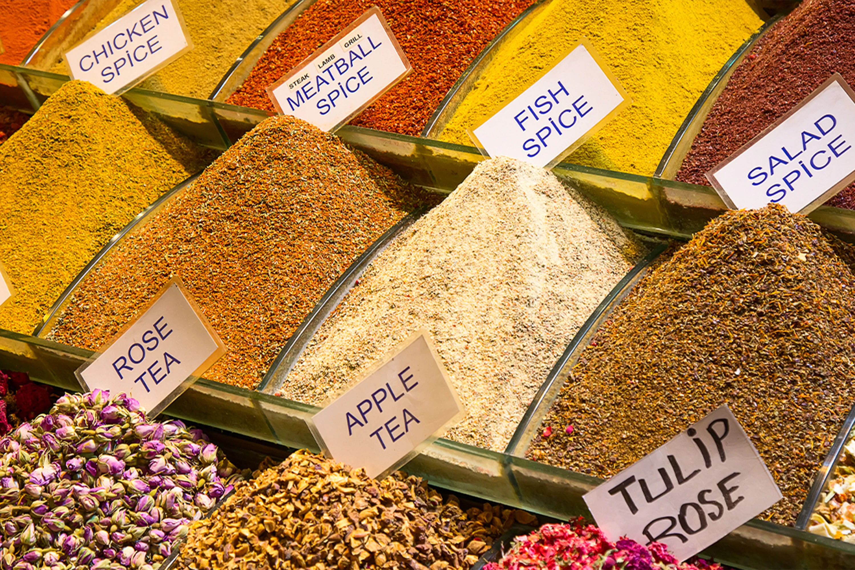 Old Dubai: Souks, Museums, Abra & Guided Street Food Tour