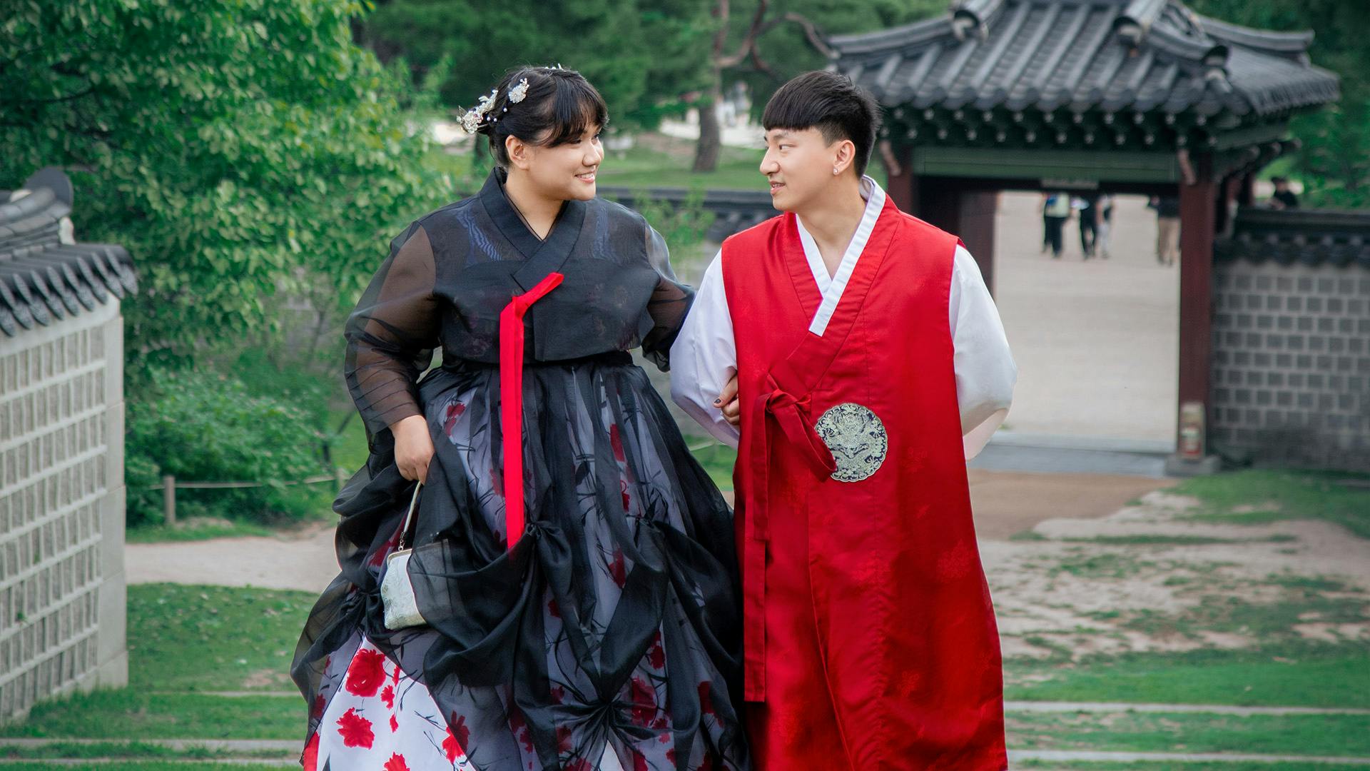 Daehan Hanbok: Gyeongbokgung Hanbok Rental & Photoshoot Experience - Photo 20