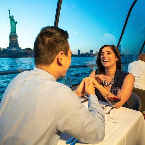 Nueva York: Billete de 3 horas Bateaux New York Premier Dinner Cruise