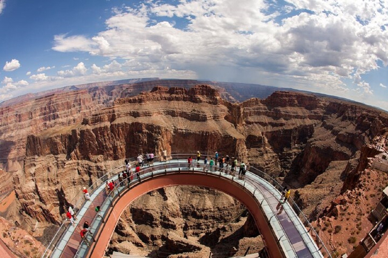 Grand Canyon West & Hoover Dam: Guided Tour from Las Vegas + Optional Skywalk