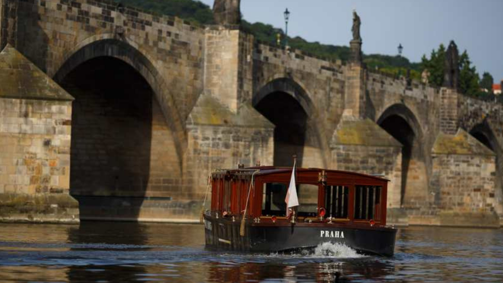 Prague Budget Combo: Canal Cruise + Charles Bridge Museum - Prague - 