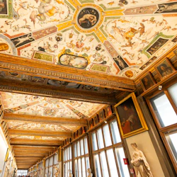 Uffizi Gallery: Reserved Entry + Guided Tour 2