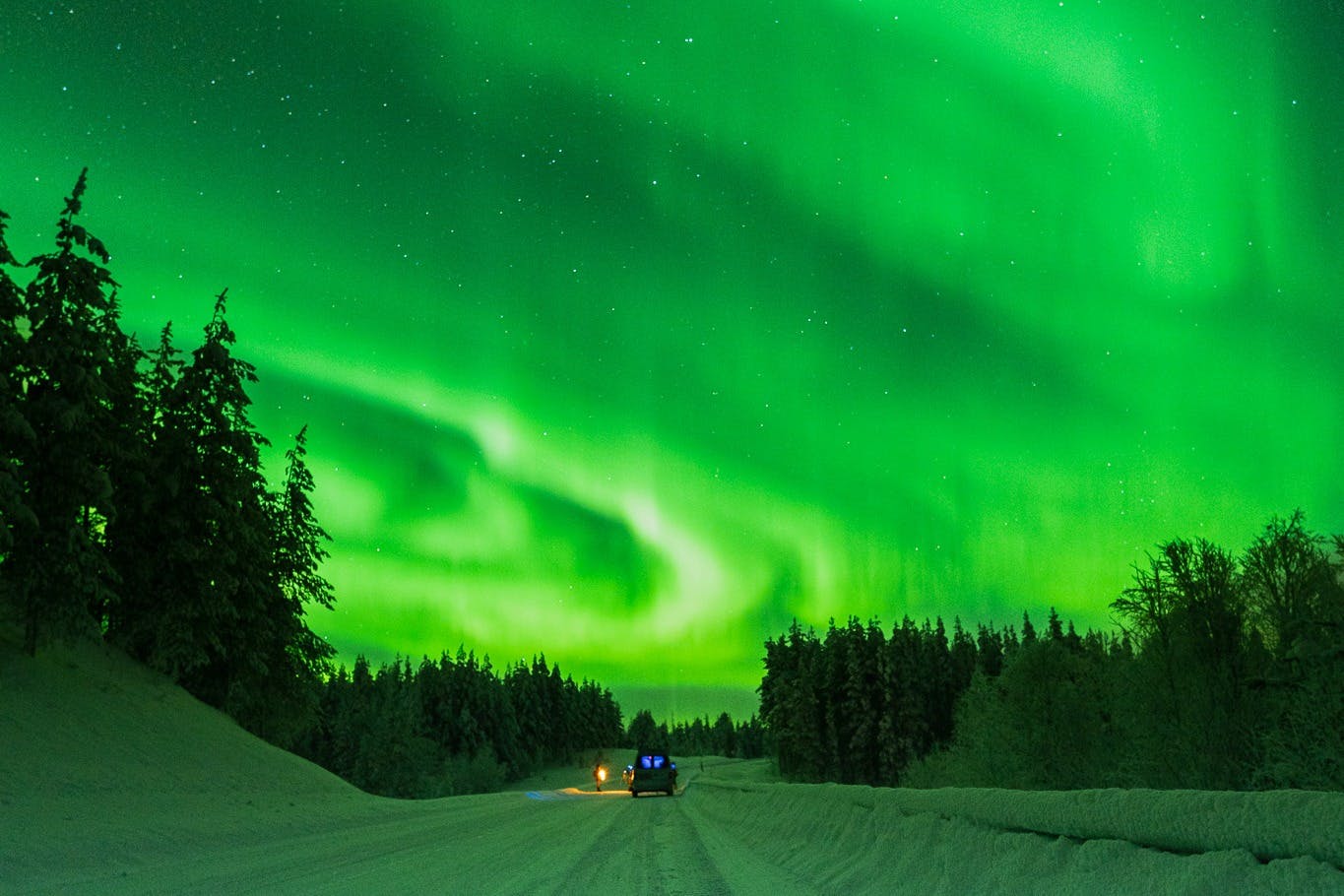 aurora hunting photos