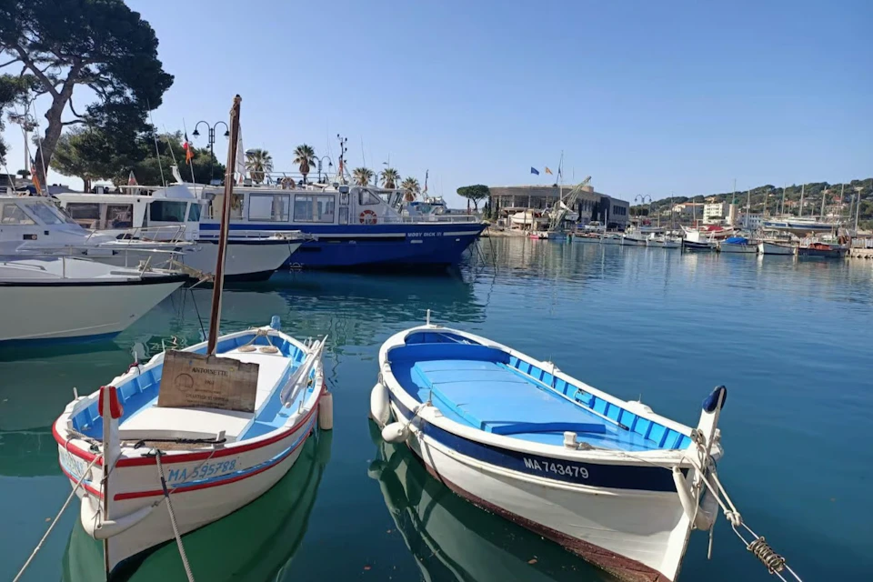 Two boats at the port of Cassis
