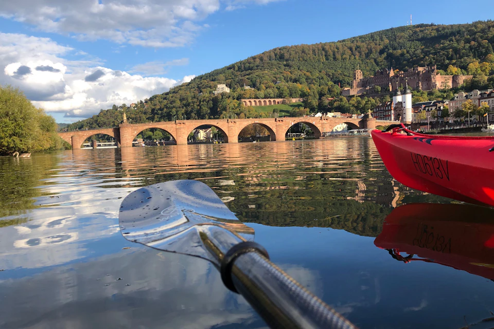 Alte Brücke vom Kajak aus gesehen
