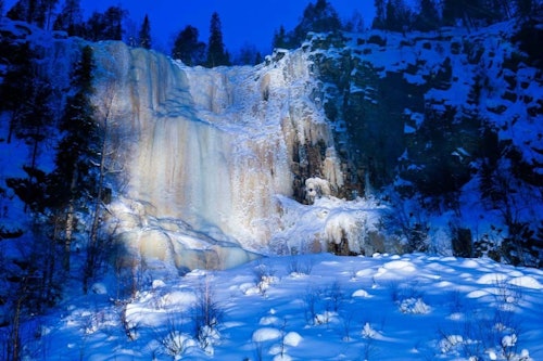 ロヴァニエミ発：コルオマの凍った滝ツアー(即日発券)