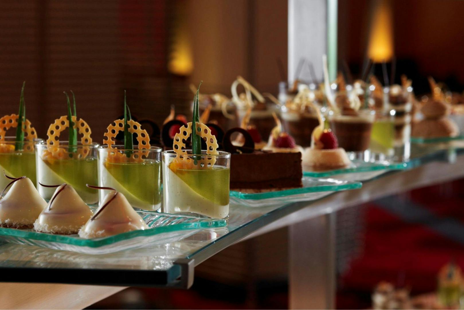 棕榈岛亚特兰蒂斯的红花自助晚餐（包括软饮）。