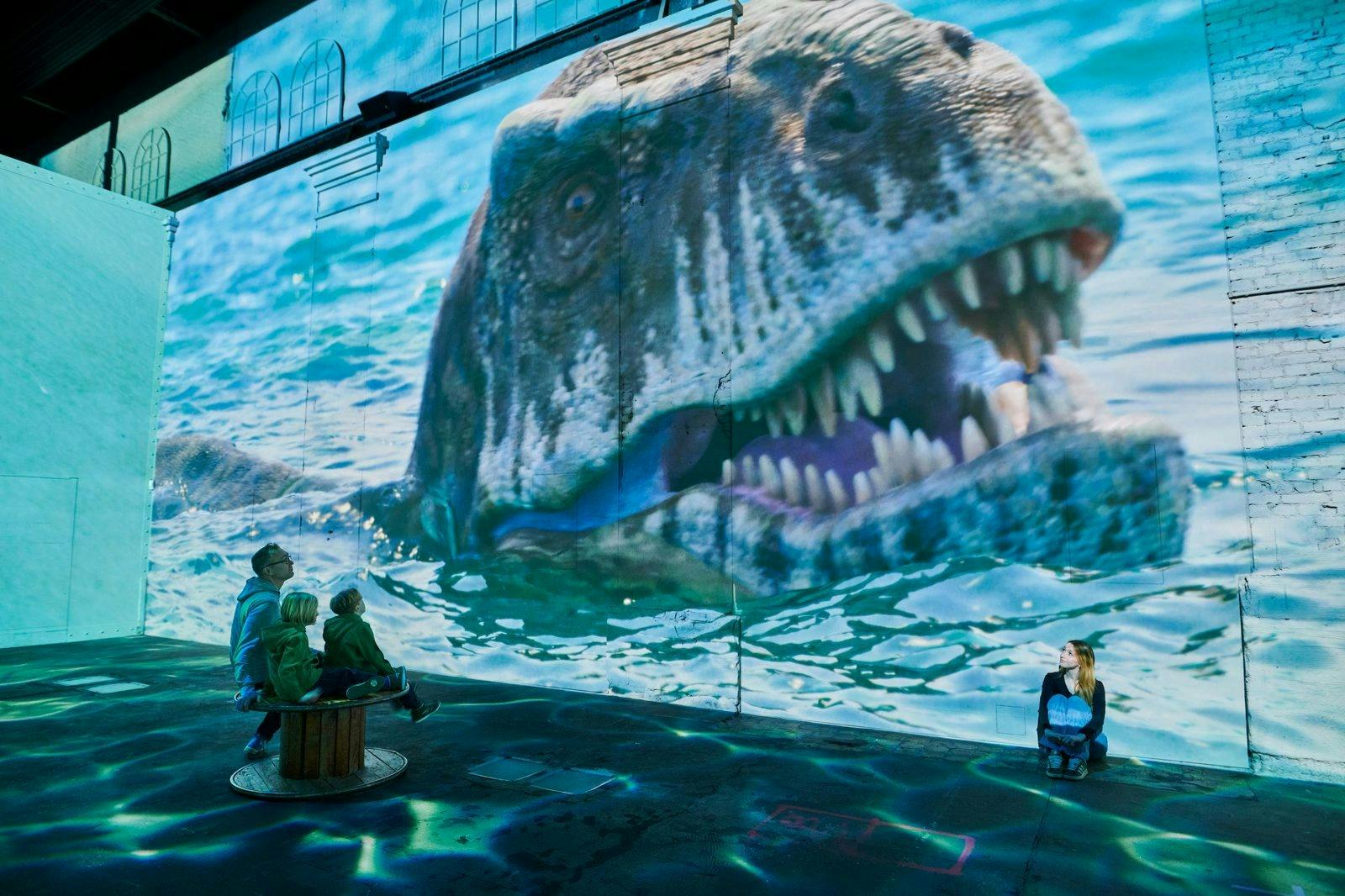 Phoenix des Lumières: Prehistoric Planet - The Immersive Experience 2